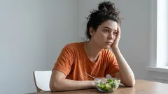 Cosa rivela in una donna che probabilmente non vivrà bene: 5 segnali